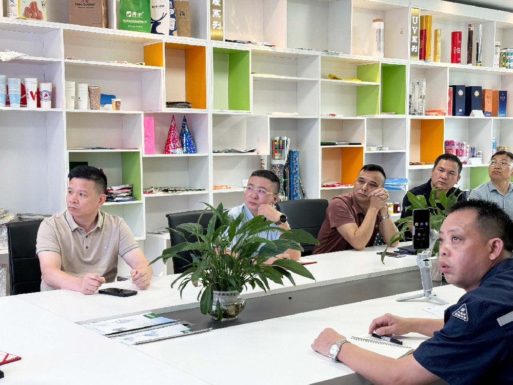 公司召開技術(shù)交流會-加強(qiáng)工程研發(fā)與業(yè)務(wù)部門溝通