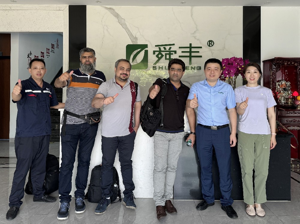 國外客戶到訪我司參觀交流